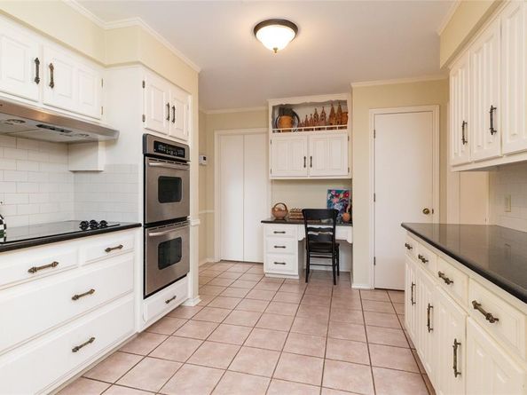 1404  Crowley Road , Arlington Texas 76012