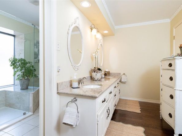 1404  Crowley Road , Arlington Texas 76012