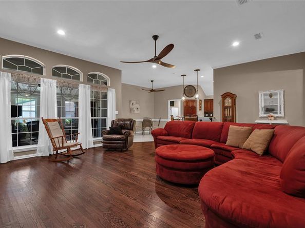 301  Onyx Drive , Oak Point Texas 75068