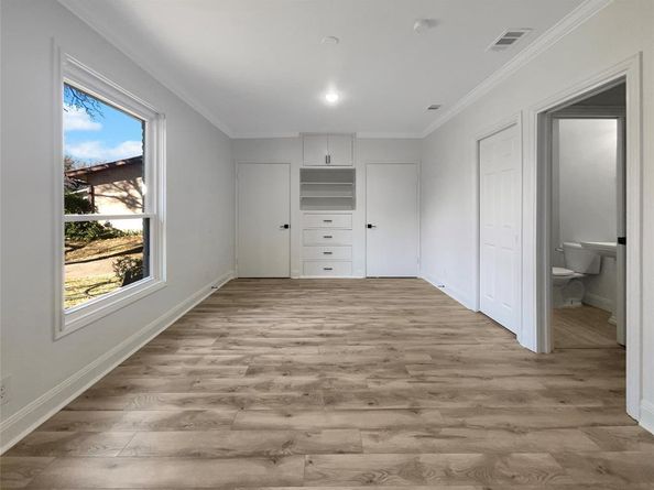 3855  Crest Cove Circle , Dallas Texas 75244