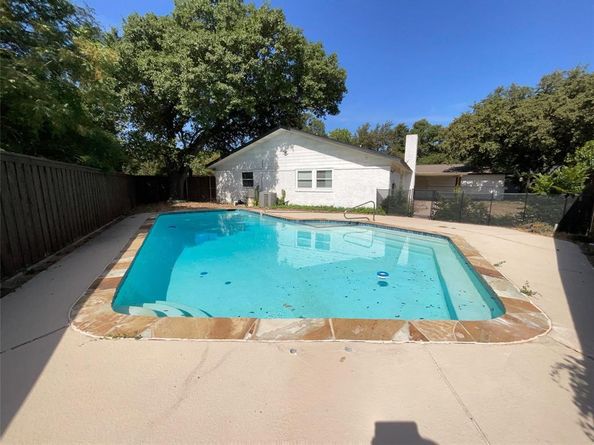 3855  Crest Cove Circle , Dallas Texas 75244