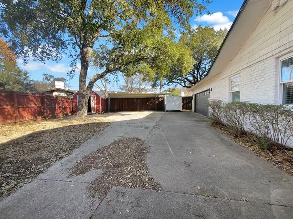 3855  Crest Cove Circle , Dallas Texas 75244