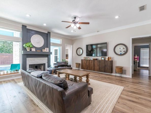 8  Waterwood Court , Mansfield Texas 76063