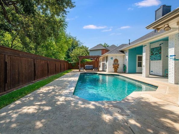 8  Waterwood Court , Mansfield Texas 76063