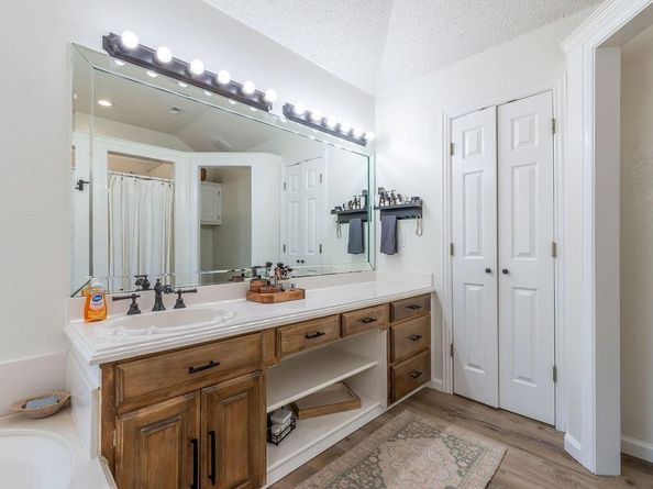 8  Waterwood Court , Mansfield Texas 76063