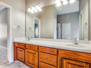 2852 S Lakeview Drive , Cedar Hill Texas 75104