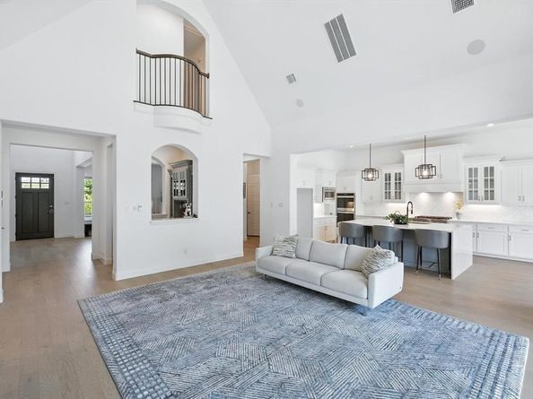 1812  Coopers Hawk Drive , Arlington Texas 76005