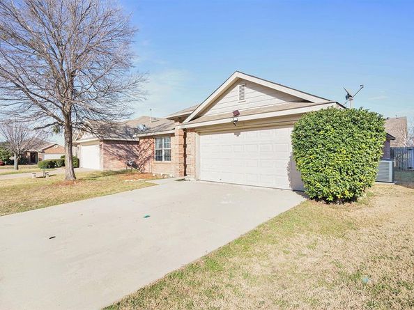 6060  Blazing Star Drive , Fort Worth Texas 76179