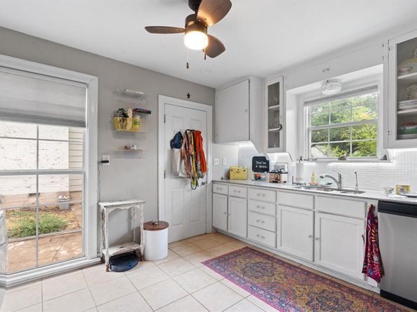 4413  Calmont Avenue , Fort Worth Texas 76107