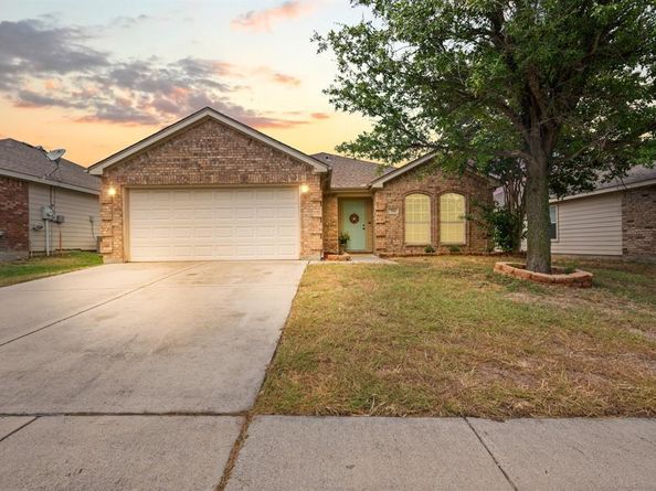 704  Poncho Lane , Fort Worth Texas 76052