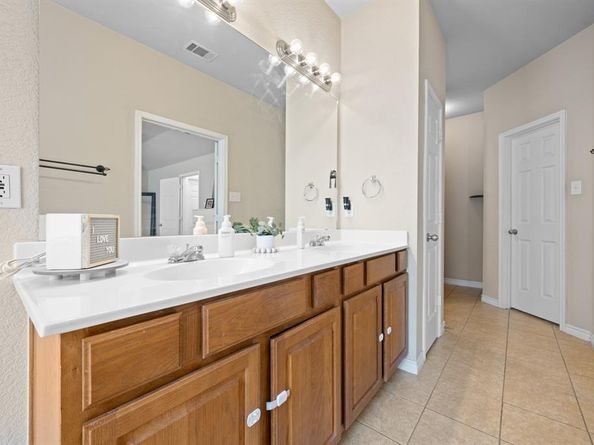 704  Poncho Lane , Fort Worth Texas 76052