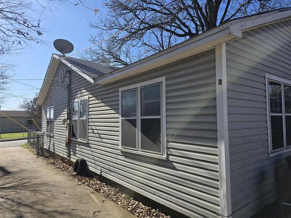 3603  Moberly Street , Fort Worth Texas 76119