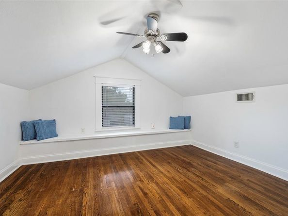 1013  Sherman Street , McKinney Texas 75069