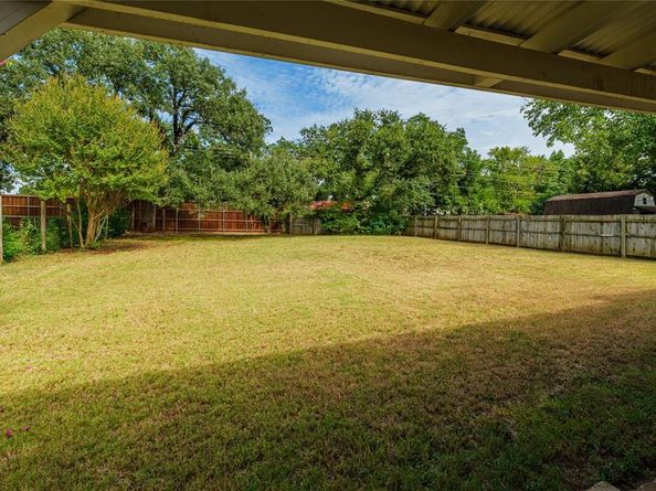 212  Belmont Street , Hurst Texas 76053