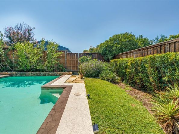 10661  Pagewood Drive , Dallas Texas 75230