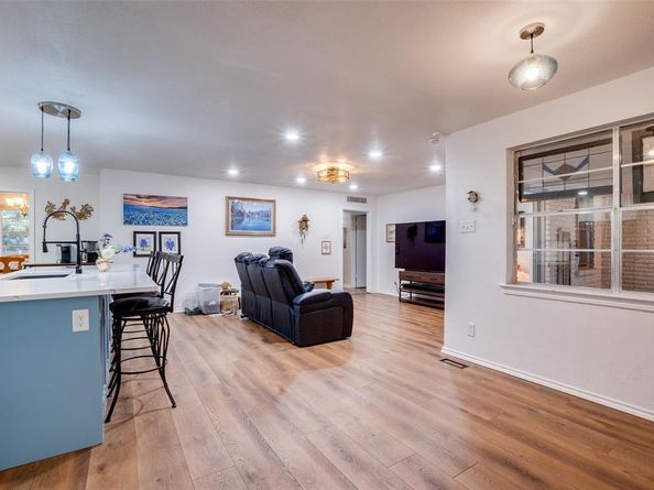 3228  Sharpview Lane , Dallas Texas 75228
