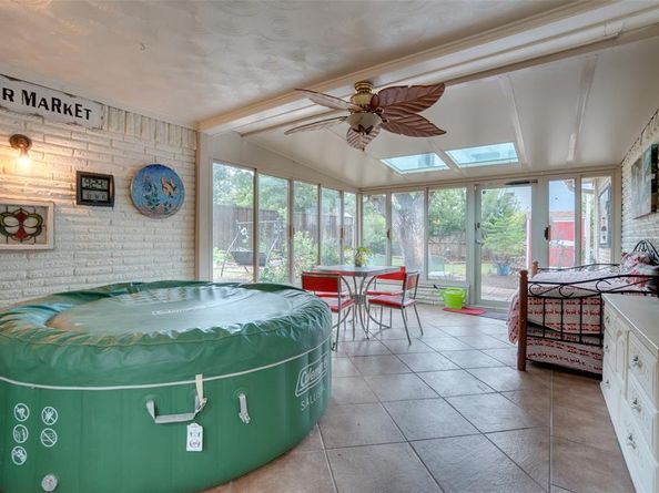 3228  Sharpview Lane , Dallas Texas 75228