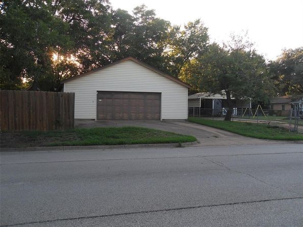 1200  Walker Drive , Hurst Texas 76053
