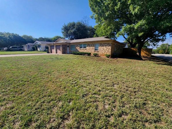 1200  Walker Drive , Hurst Texas 76053
