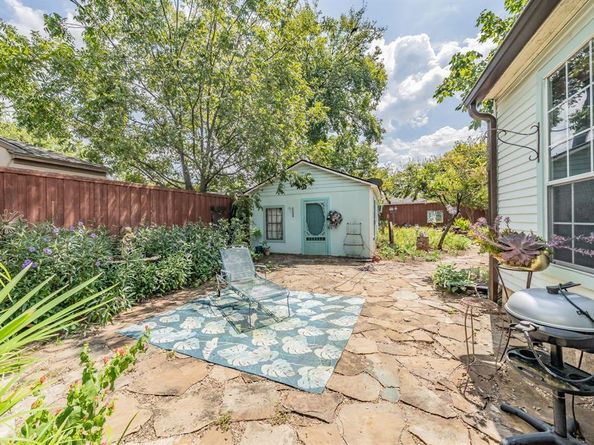 3022  Aster Street , Dallas Texas 75211