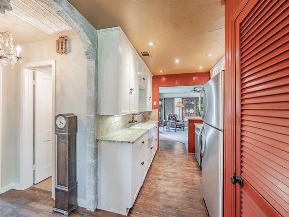 3022  Aster Street , Dallas Texas 75211