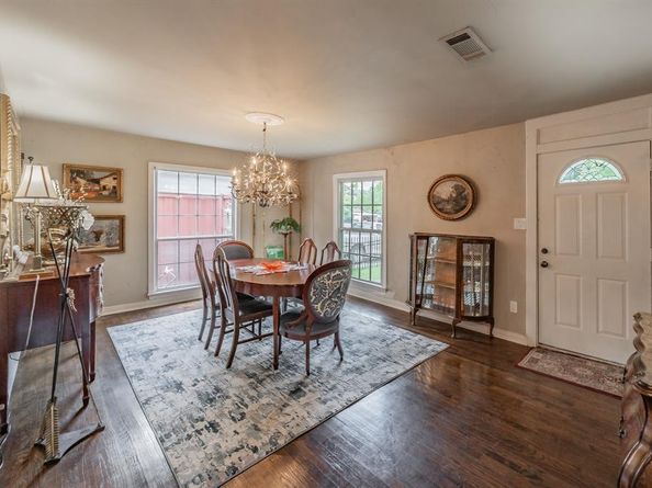3022  Aster Street , Dallas Texas 75211