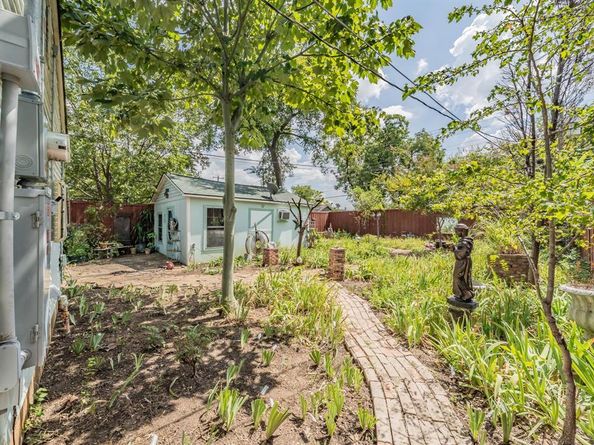 3022  Aster Street , Dallas Texas 75211