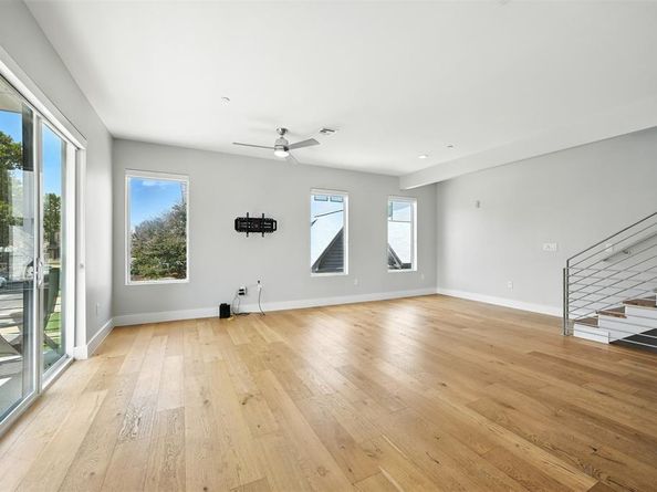 2222  Moser Avenue  115, Dallas Texas 75206