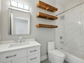 2222  Moser Avenue  115, Dallas Texas 75206