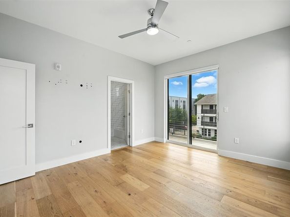 2222  Moser Avenue  115, Dallas Texas 75206