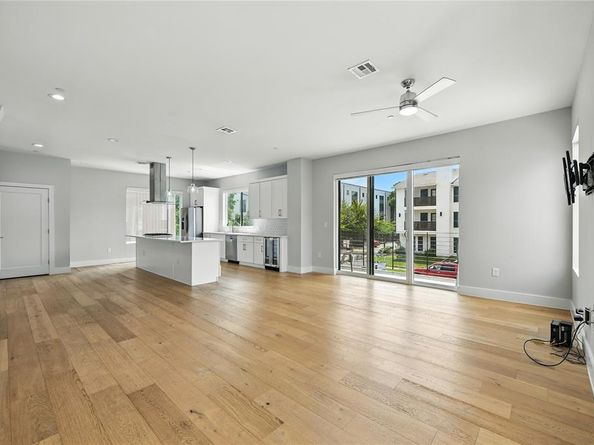2222  Moser Avenue  115, Dallas Texas 75206