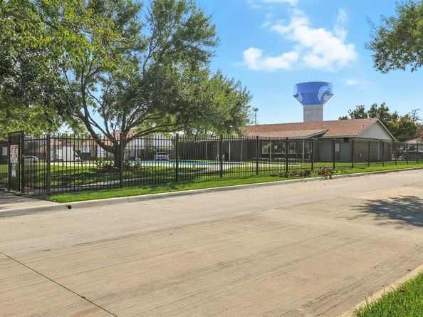2029  Clubview Drive , Carrollton Texas 75006