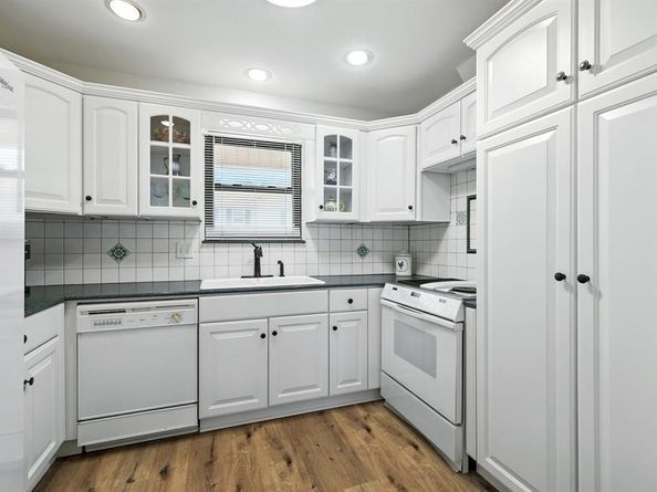2029  Clubview Drive , Carrollton Texas 75006