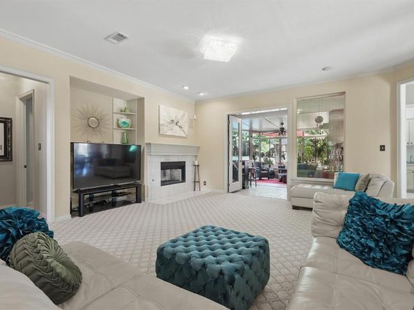 900  Shadow Ridge Drive , Highland Village Texas 75077