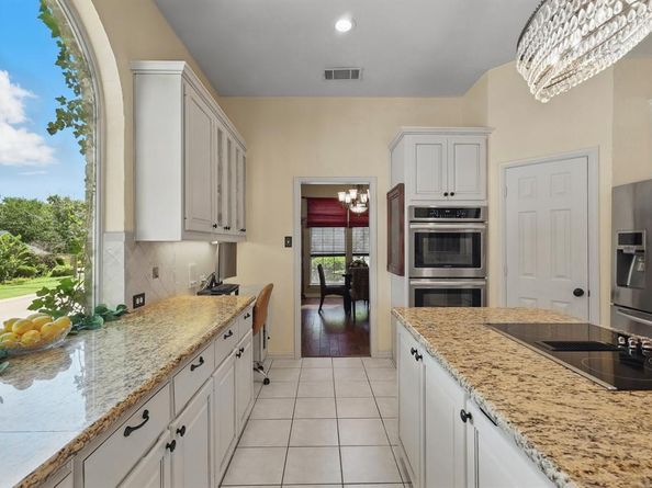900  Shadow Ridge Drive , Highland Village Texas 75077