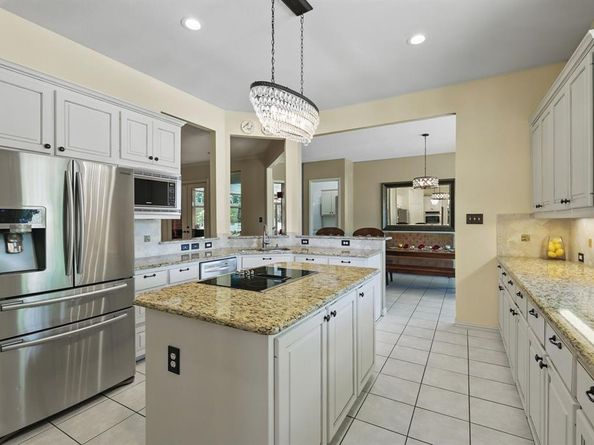 900  Shadow Ridge Drive , Highland Village Texas 75077