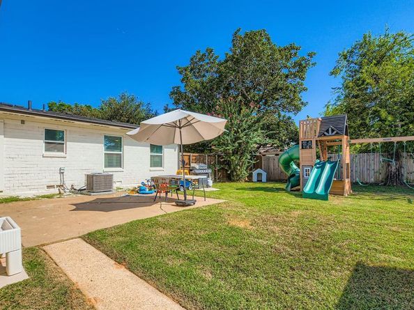 1601  Rindie Street , Irving Texas 75060