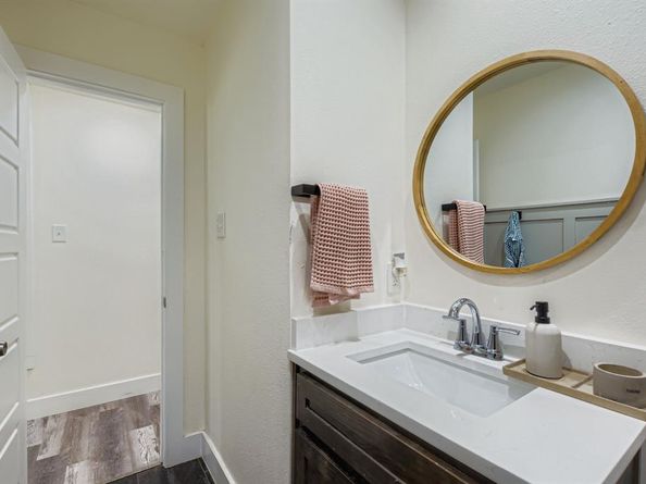 1601  Rindie Street , Irving Texas 75060