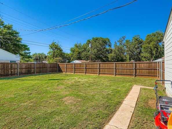 1601  Rindie Street , Irving Texas 75060