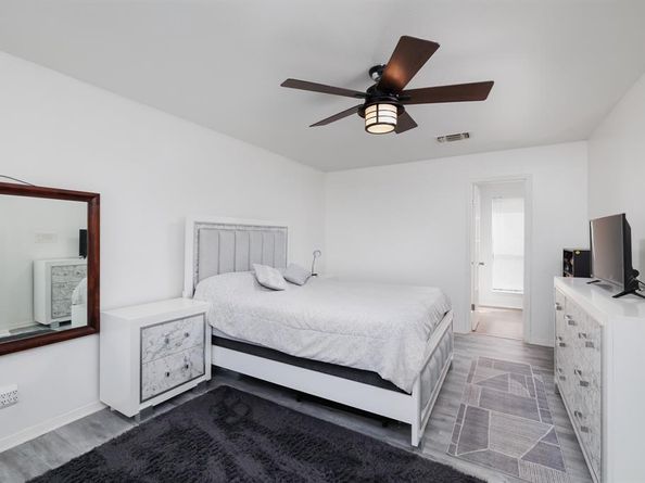 2405  Long Ridge Lane , Arlington Texas 76014