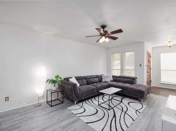 2405  Long Ridge Lane , Arlington Texas 76014