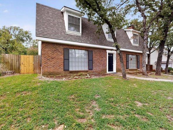 3205  Woodford Drive , Arlington Texas 76013