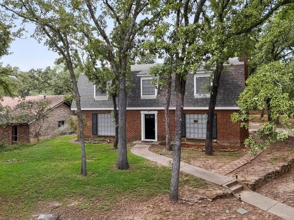3205  Woodford Drive , Arlington Texas 76013