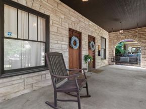 222 S Edgefield Avenue , Dallas Texas 75208