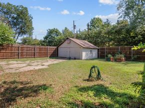 222 S Edgefield Avenue , Dallas Texas 75208