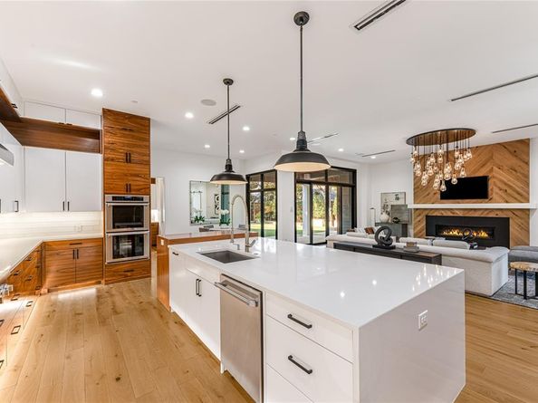3233  Northwest Parkway , University Park Texas 75225