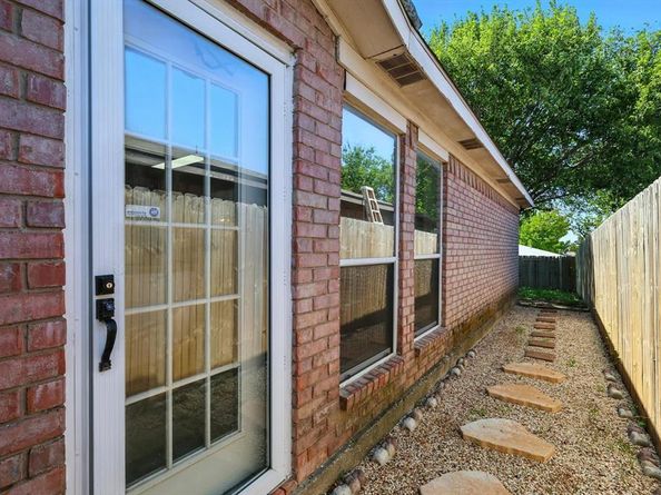 2088  Paint Pony Lane , Keller Texas 76248