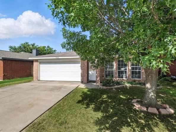 2088  Paint Pony Lane , Keller Texas 76248