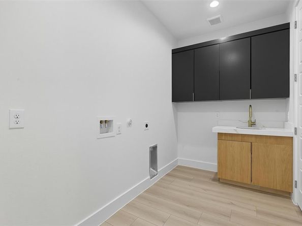 1906  Leath Street , Dallas Texas 75212