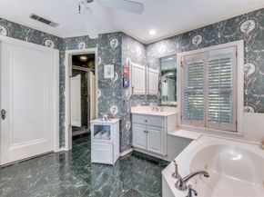 6666  Lakewood Boulevard , Dallas Texas 75214